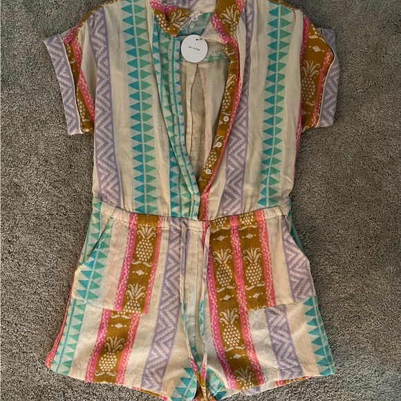 En Cream sewn pattern romper with tie - Picture 2 of 6